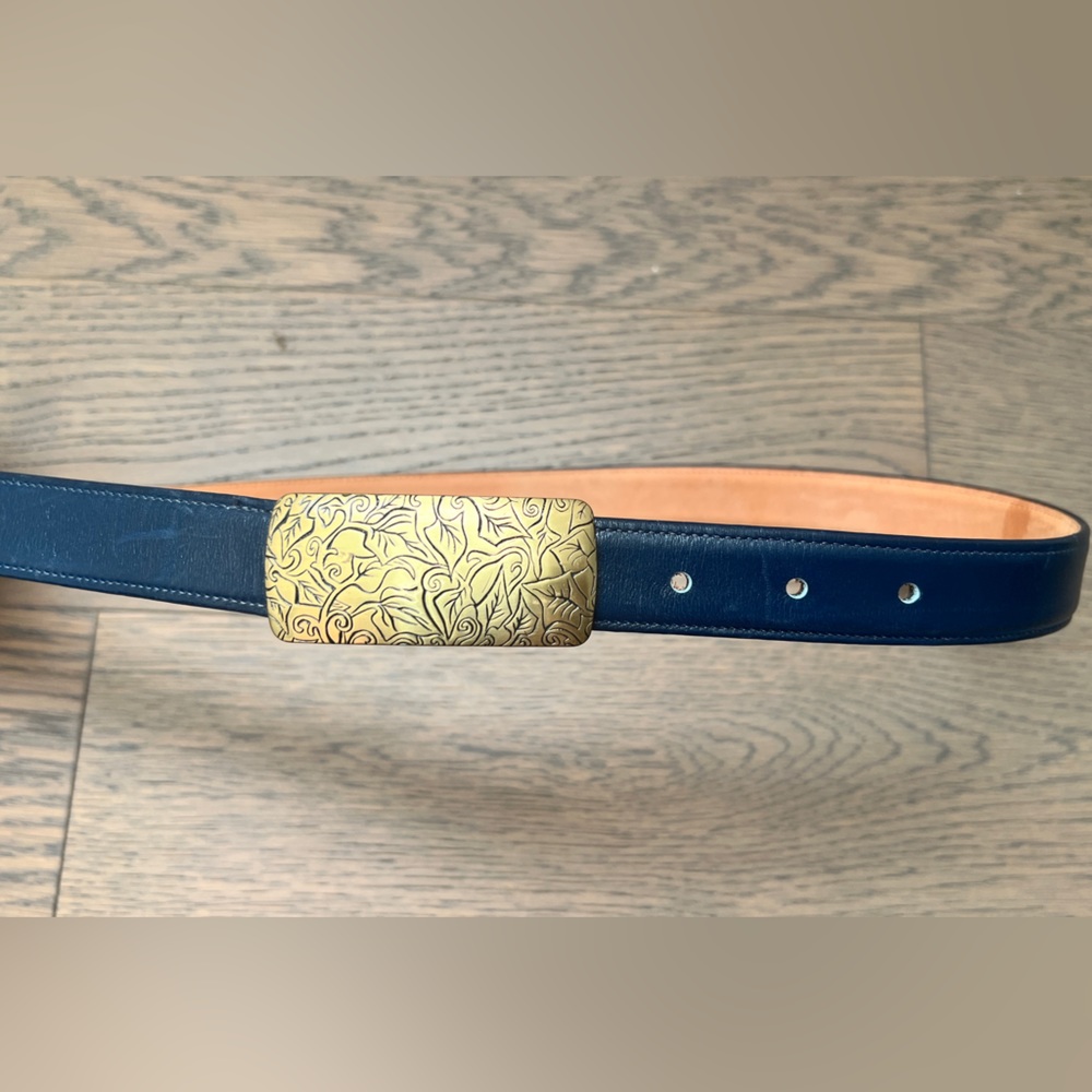 Brand new Coach belt w/ gold detailed buckle